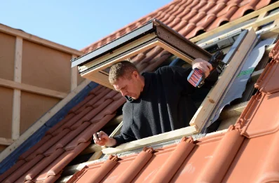 Pose de fenêtres de toit Velux à Druye